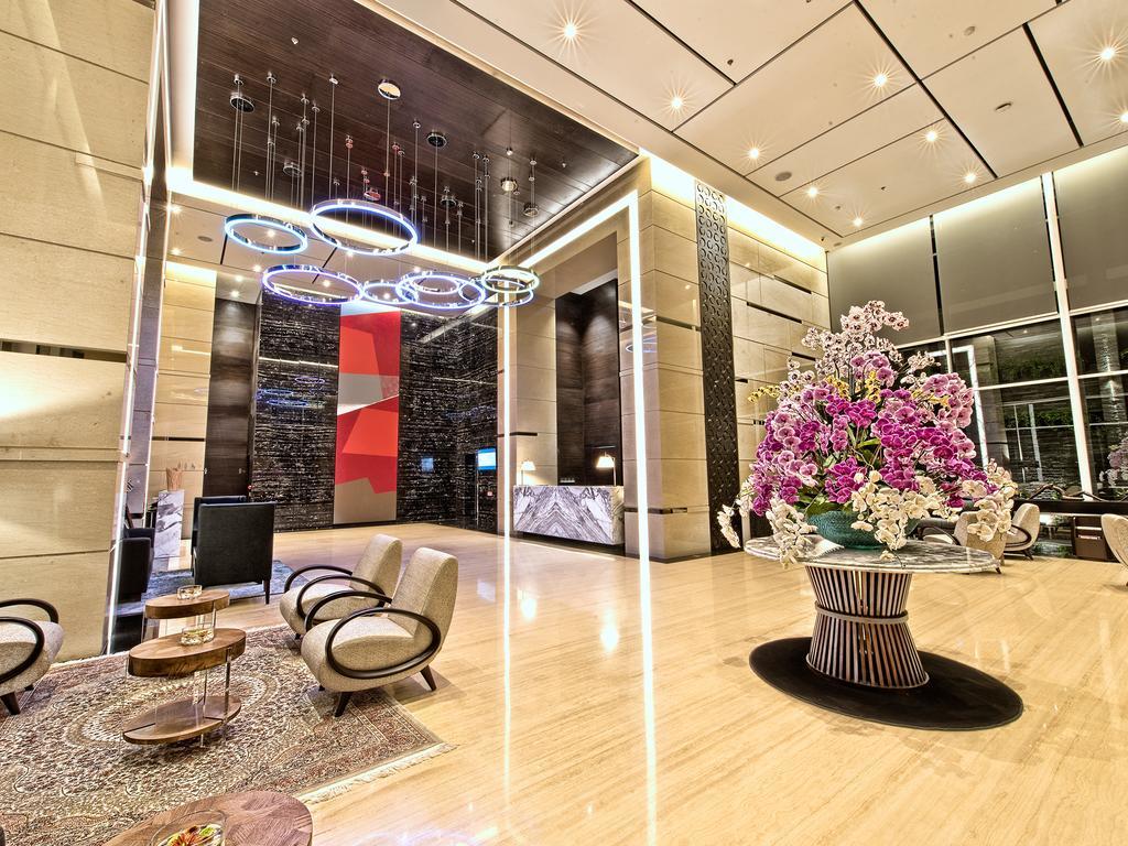 Melia Makassar Hotel Exterior photo
