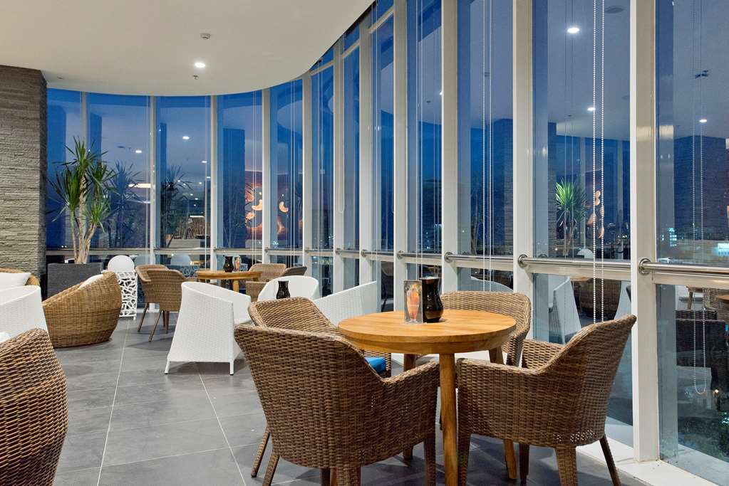 Melia Makassar Hotel Exterior photo