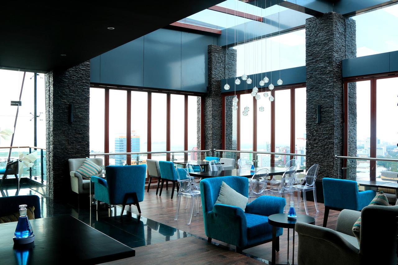 Melia Makassar Hotel Exterior photo
