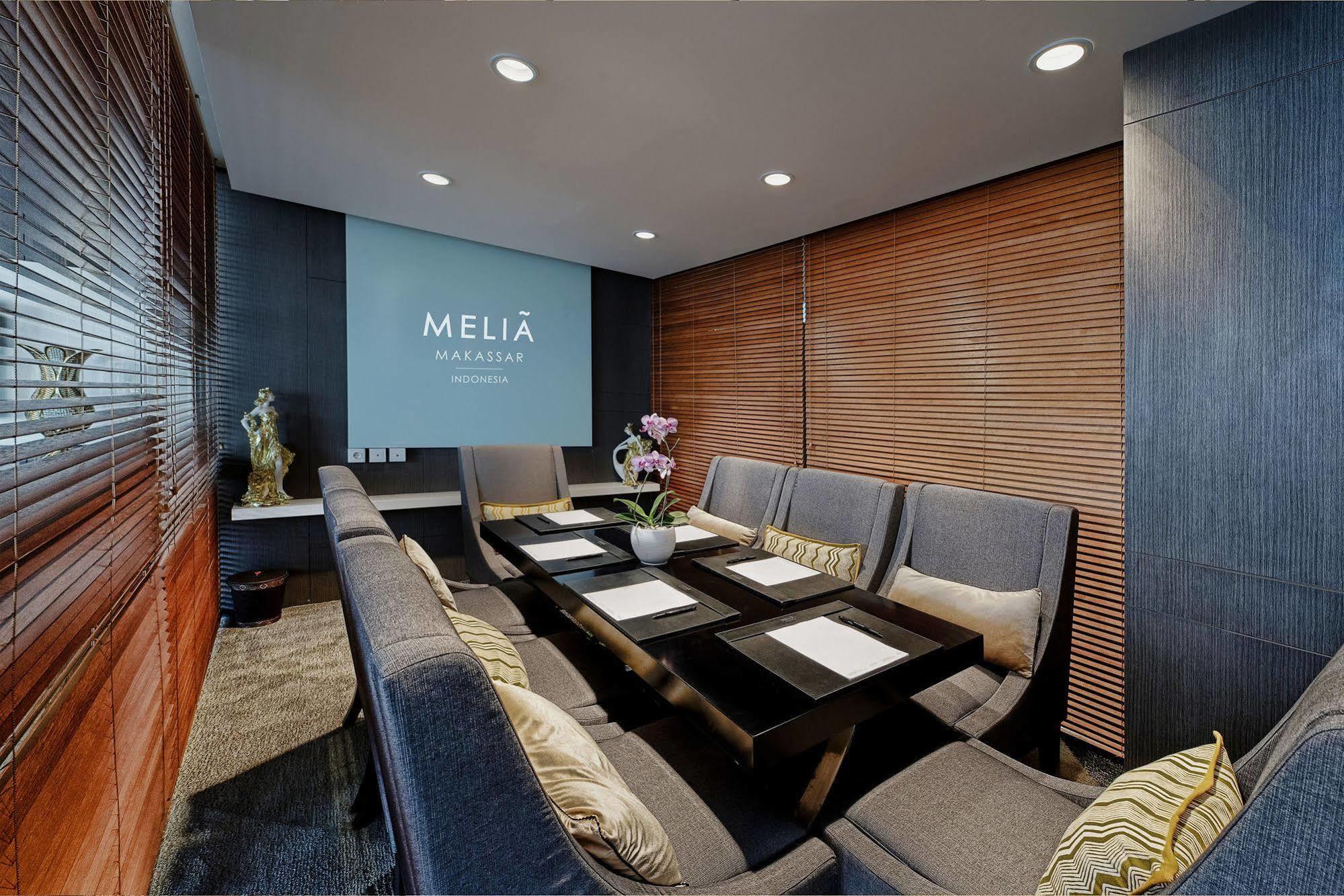 Melia Makassar Hotel Exterior photo